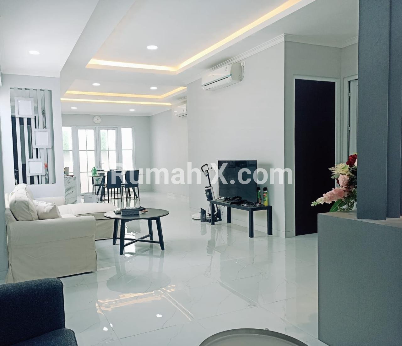 Dijual Cepat! Rumah Mewah di Metro Permata 1 Lokasi Strategis - Foto Properti Rumah di KOTA TANGERANG