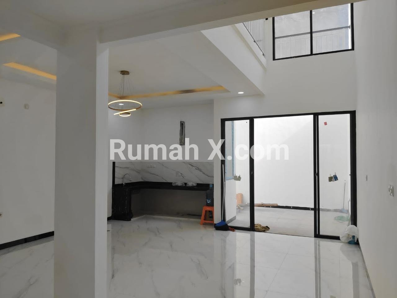 Jual Rumah 🏡 Dijual Rumah Baru Renovasi – Lokasi Super Strategis Karang Tengah, Tangerang di 11