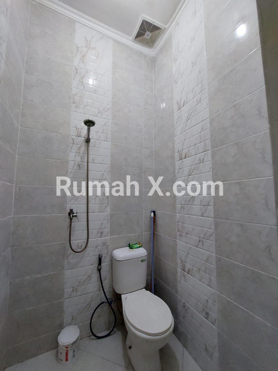DIJUAL CEPAT!! Rumah di Poris Indah 2 Lantai - Foto Properti Rumah di KOTA TANGERANG